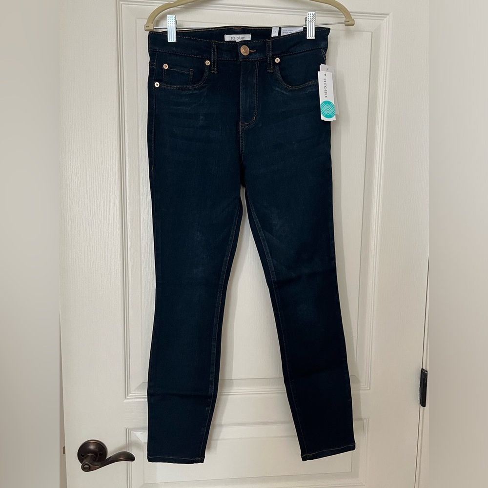 NWT! Dark blue high rise skinny jeans